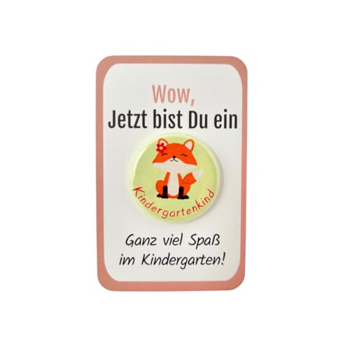 Kindergarten Geschenk Button „Fuchs“ mit Karte OHNE Nadel als Set! Kindergartengeschenk für den ersten Tag im Kindergarten, als Kita Starterset oder als Kindergartentüte Füllung - Jung und Mädchen