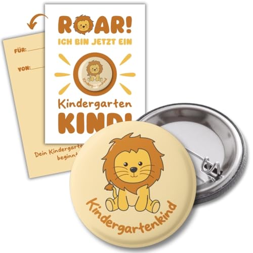 Jubelux Kindergartenkind Löwen Button | Löwenmotiv - Rund Ø 3,7 cm mit Nadelverschluss | ideal zum Kindergartenstart, Kindergarten Buttons mit Geschenkkarte