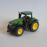 Siku 1064, John Deere 6250R Traktor, Metall/Kunststoff, Grün, Inkl. Anhängerkupplung, Räder mit gummierten Reifen