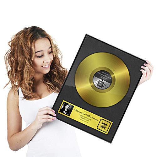 GOODS+GADGETS Goldene Schallplatte als personalisierte Urkunde mit Holz-Rahmen - Persönliches Geschenk Personalisiert mit Namen und Datum Anlass Wanddeko mit Bilderrahmen (DIN A4-21 x 30 cm)