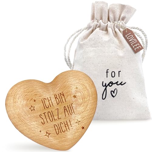 LOViLEE® Du schaffst das - Handschmeichler Holz Glücksbringer Prüfung - Holz Herz inkl. Geschenkbeutel & Grußkartenset - Mutmacher Geschenk, Schutzengel Geschenk, Gute (Ich Bin stolz auf Dich)