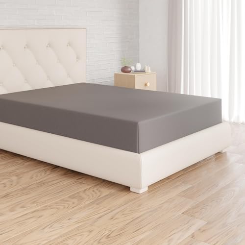 Amazon Basics Spannbettlaken, 140 x 200 cm, 100% Baumwolle, Jersey Spannbetttuch, Matratzenhöhe bis 30 cm, Dunkelgrau