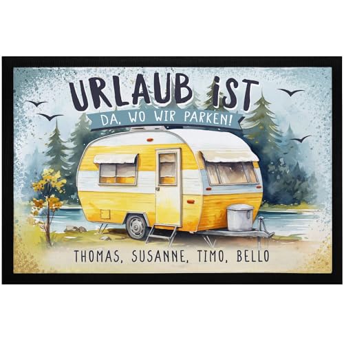 SpecialMe® Fußmatte Camping Spruch Urlaub ist da wo wir parken Wohnwagen mit Namen Familie rutschfest & waschbar schwarz 60x40cm