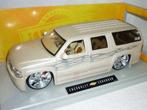 Jada Toys Chevrolet Chevy Suburban Weiss Modellauto, Neu und OVP, Metall mit Plastikteilen, ca. 25 cm, Big Kid, Adult, Indoor, Fahrzeug, Automatik, Mechanisch