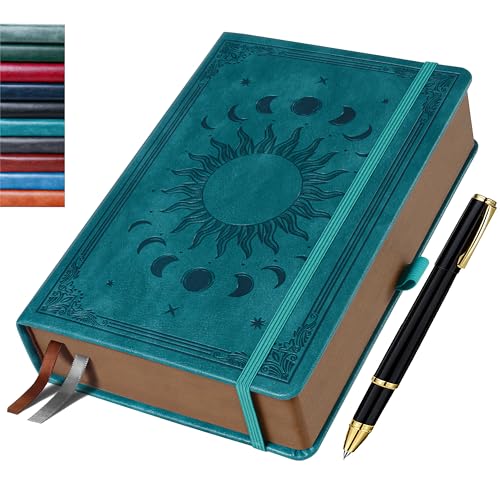 HwxBen Notizbuch (14.5 x 21 cm) Liniert – Tagebuch mit 360 Seiten, PU Leder Hardcover im Vintage Sonne & Mond Design – Ideal als Geschenk für Familie und Freunde – – Seegrün, mit Stift.